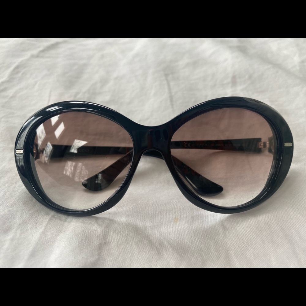 Black Gucci Jackie O sunglasses silver GG